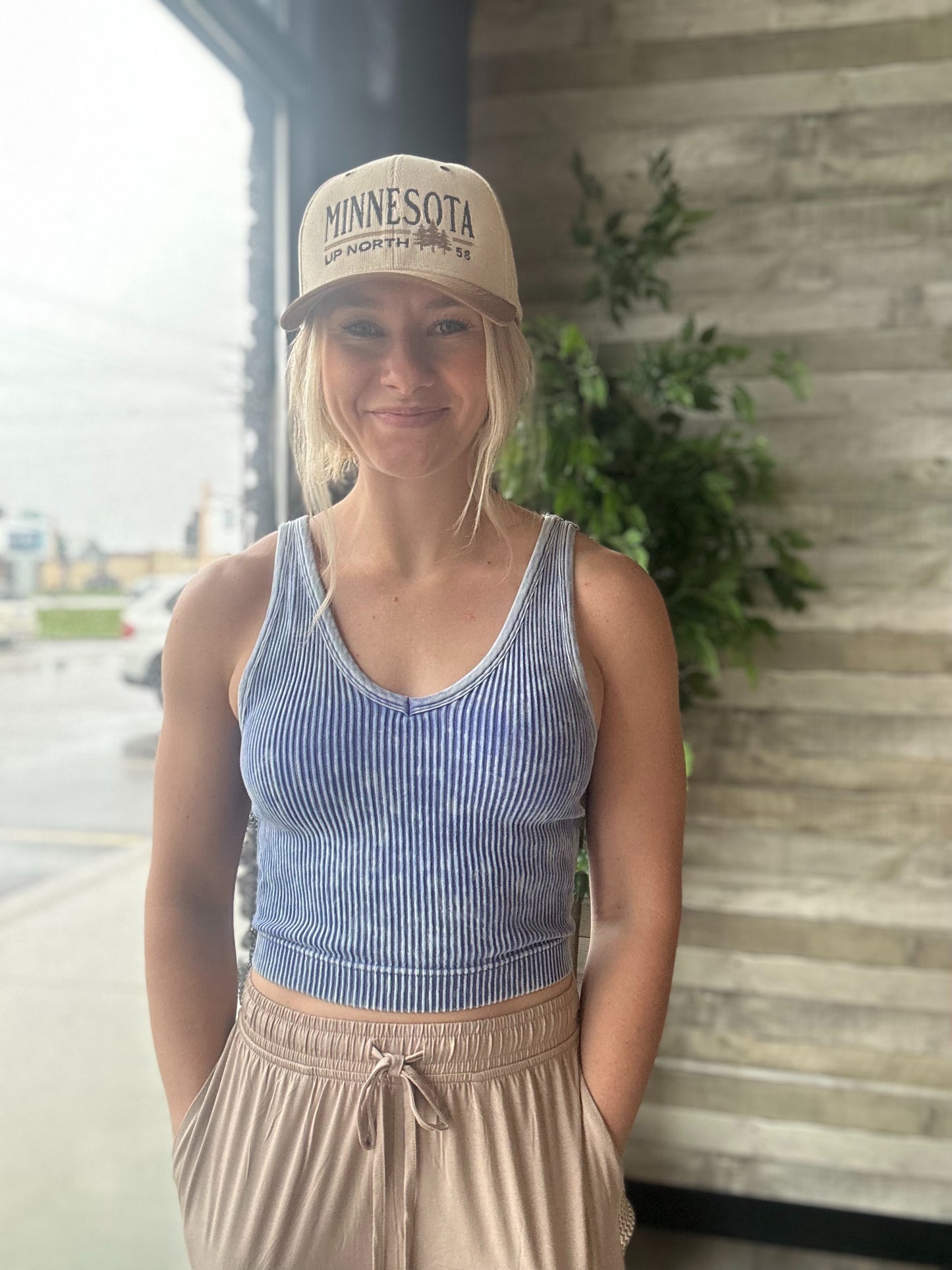 WASHED RIB CROP V-NECK TANK