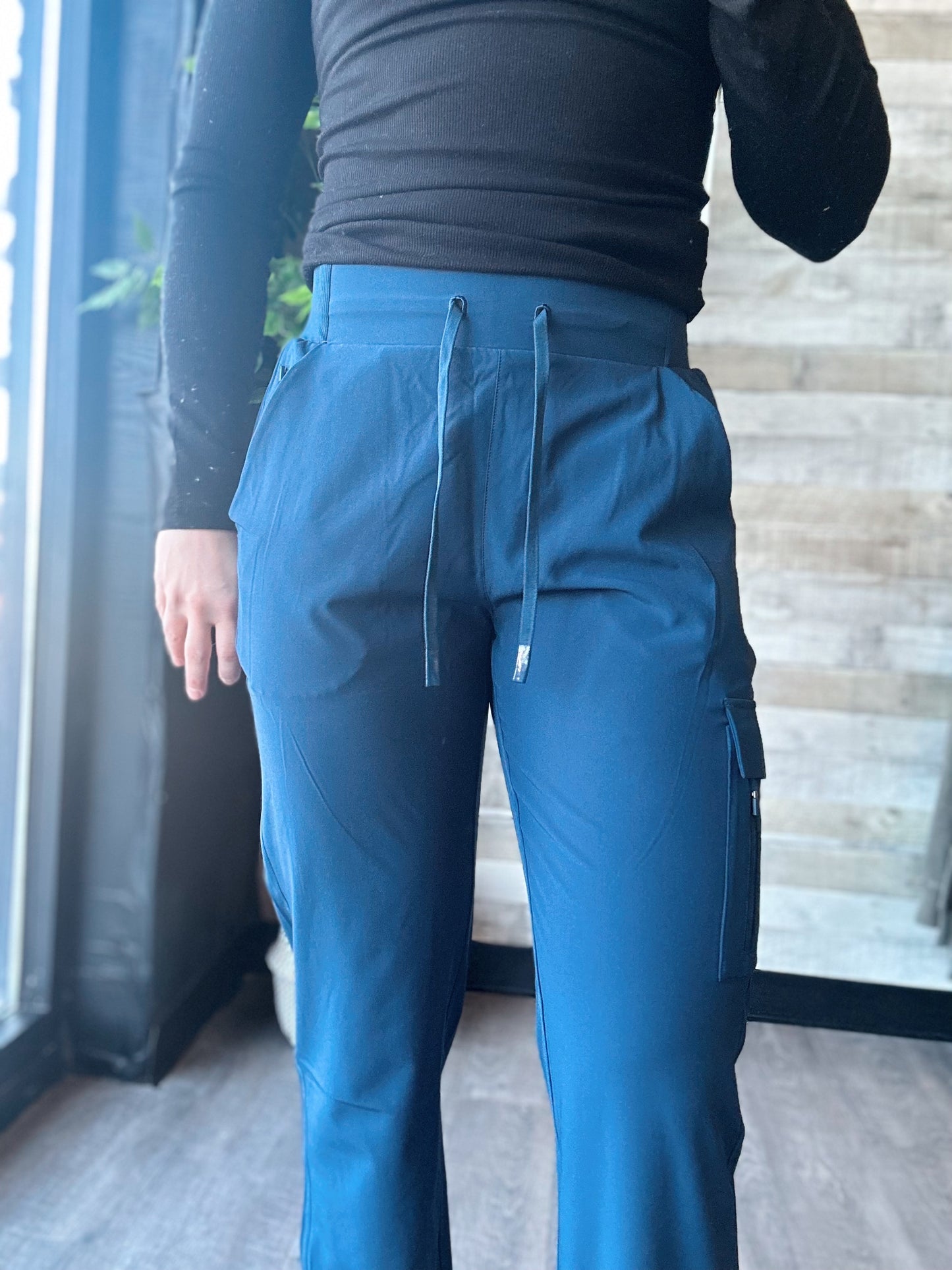 High-Waisted Capri Active Joggers