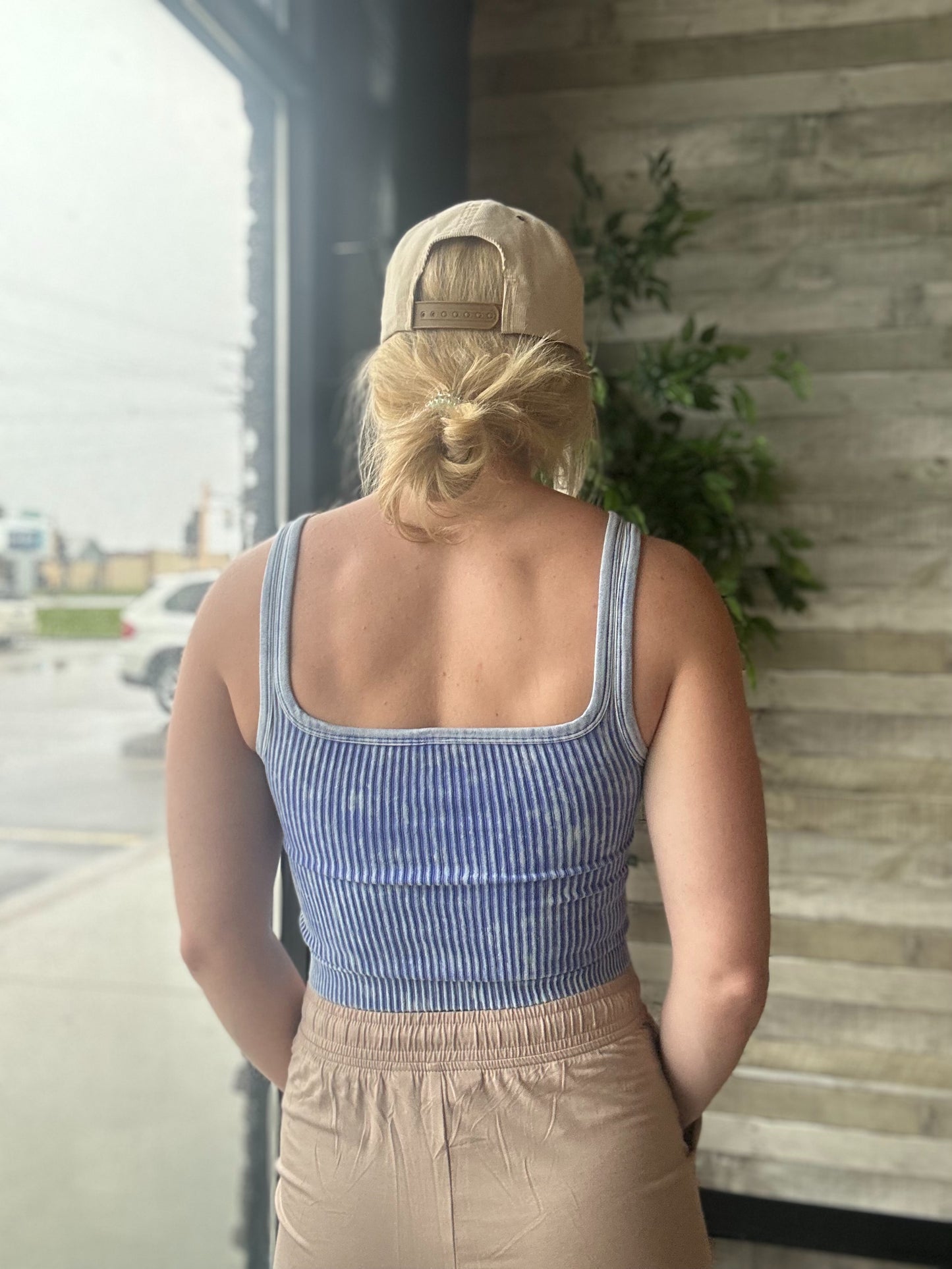 WASHED RIB CROP V-NECK TANK