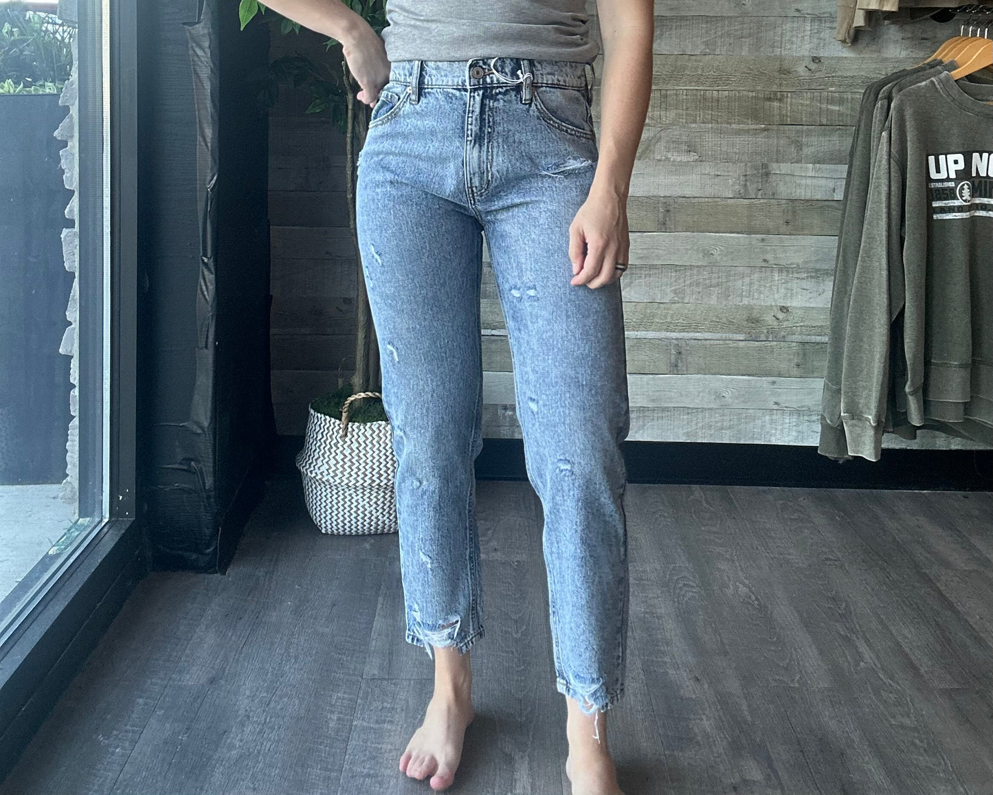High Rise Ankle Mom Jeans
