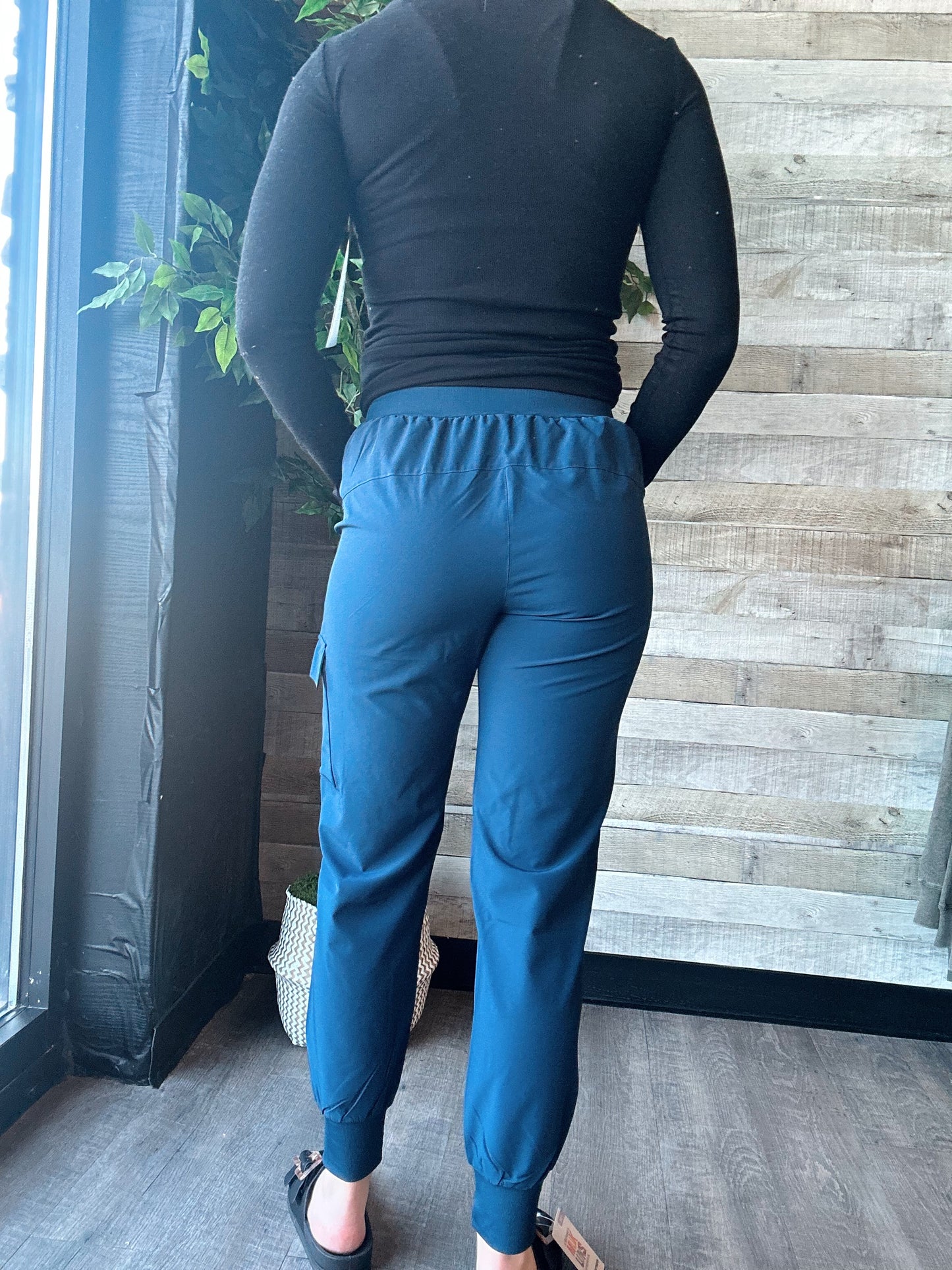 High-Waisted Capri Active Joggers
