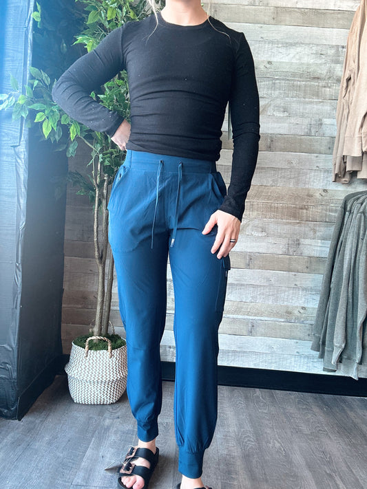 High-Waisted Capri Active Joggers
