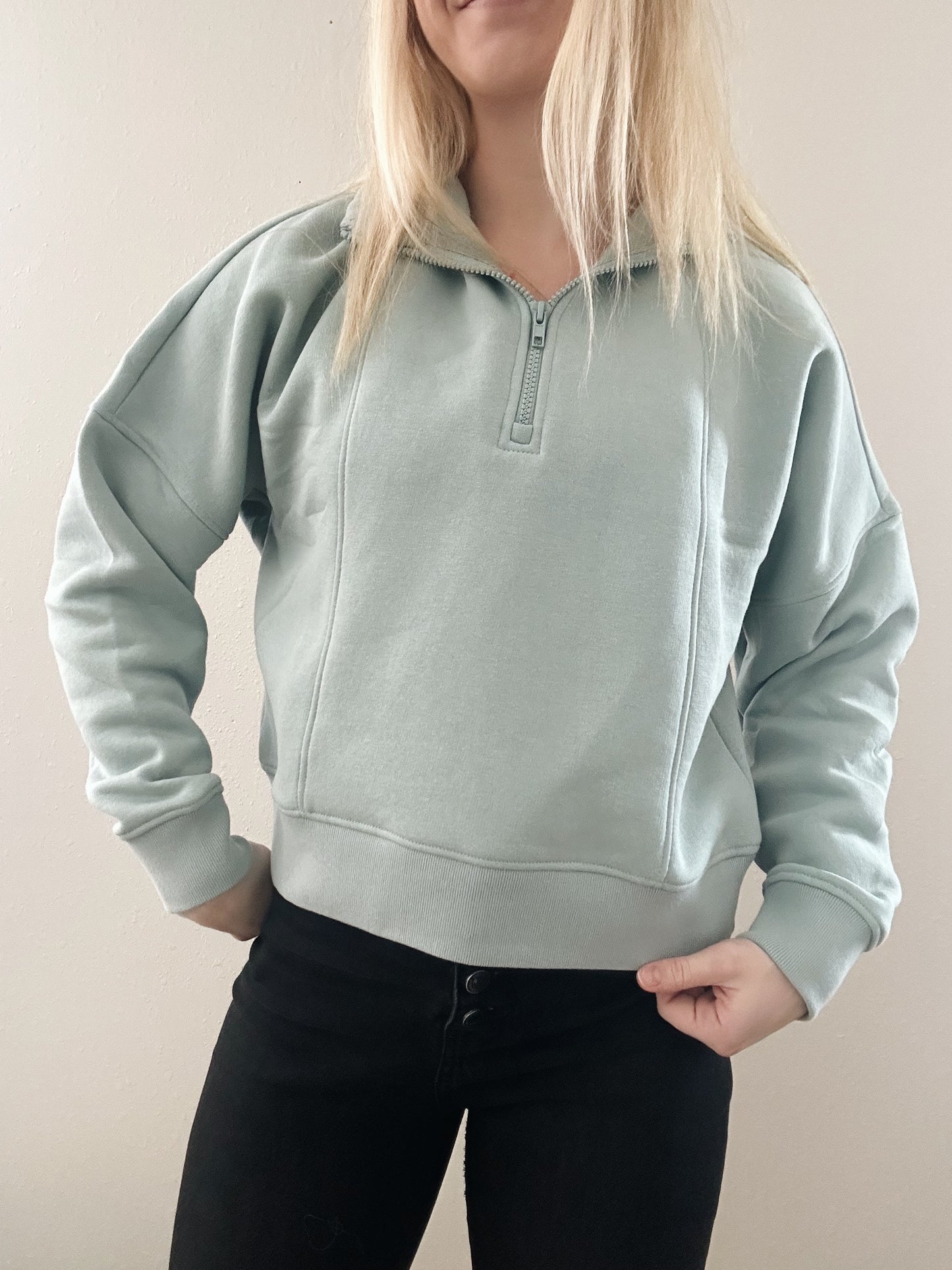 Quarter Zip Pull Over