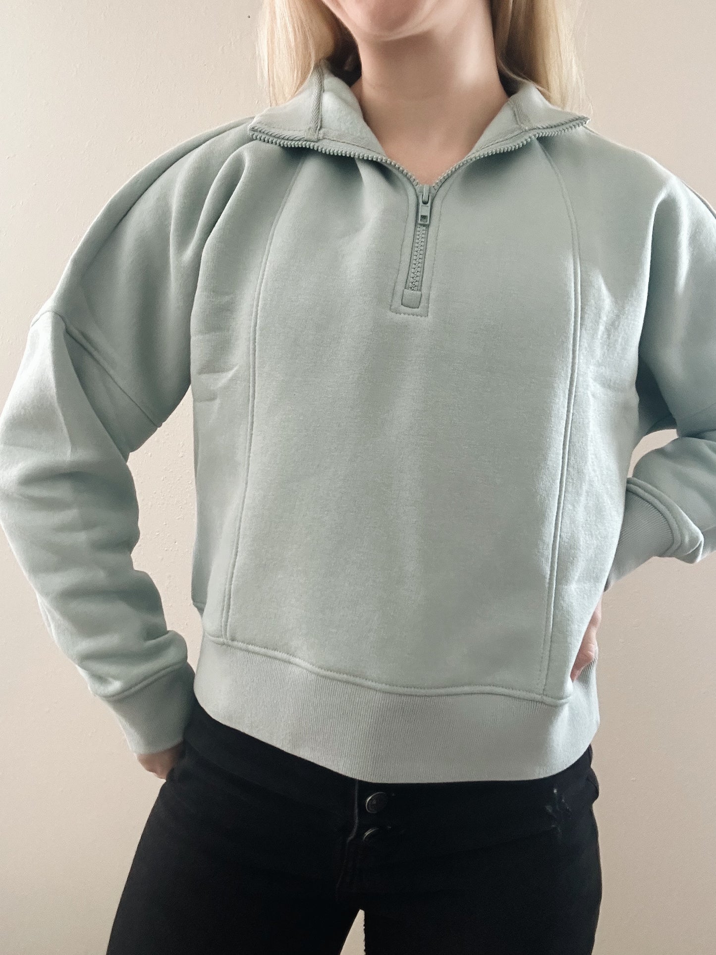 Quarter Zip Pull Over