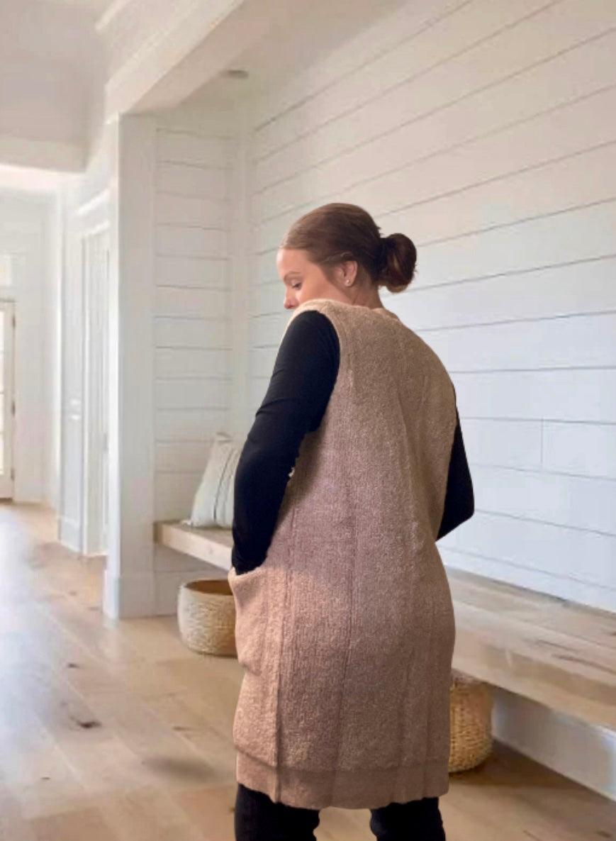 BUTTON DOWN V-NECK TEDDY KNIT LONG LINED VEST