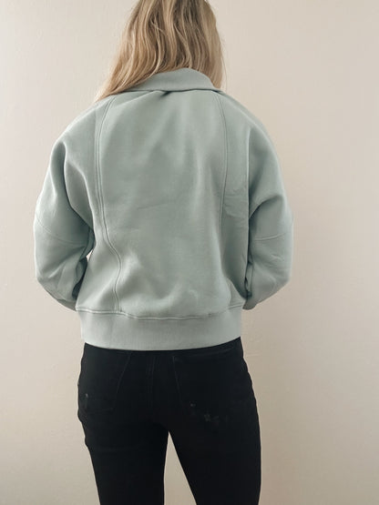 Quarter Zip Pull Over