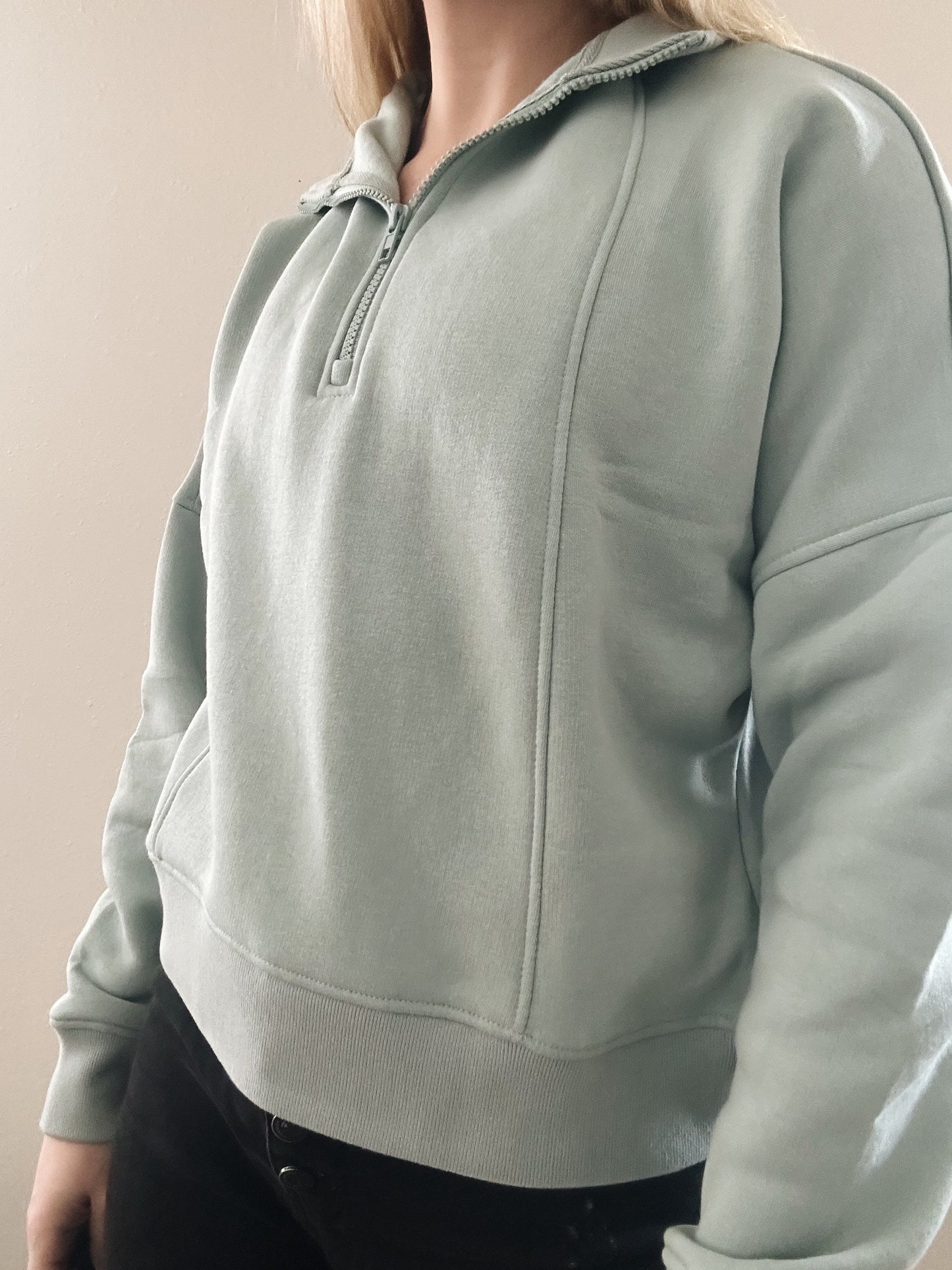 Quarter Zip Pull Over